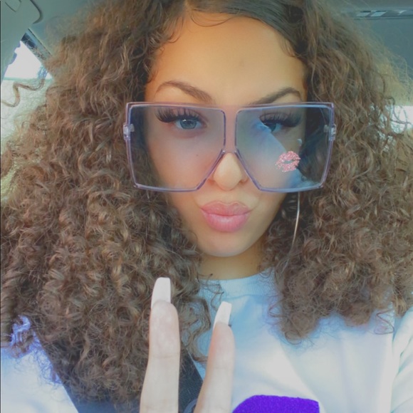 Meet your Posher, Rafaëlla - Picture 1 of 1